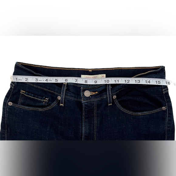 Levi’s Women’s Classic Bootcut Dark Wash Jeans - Picture 3 of 6